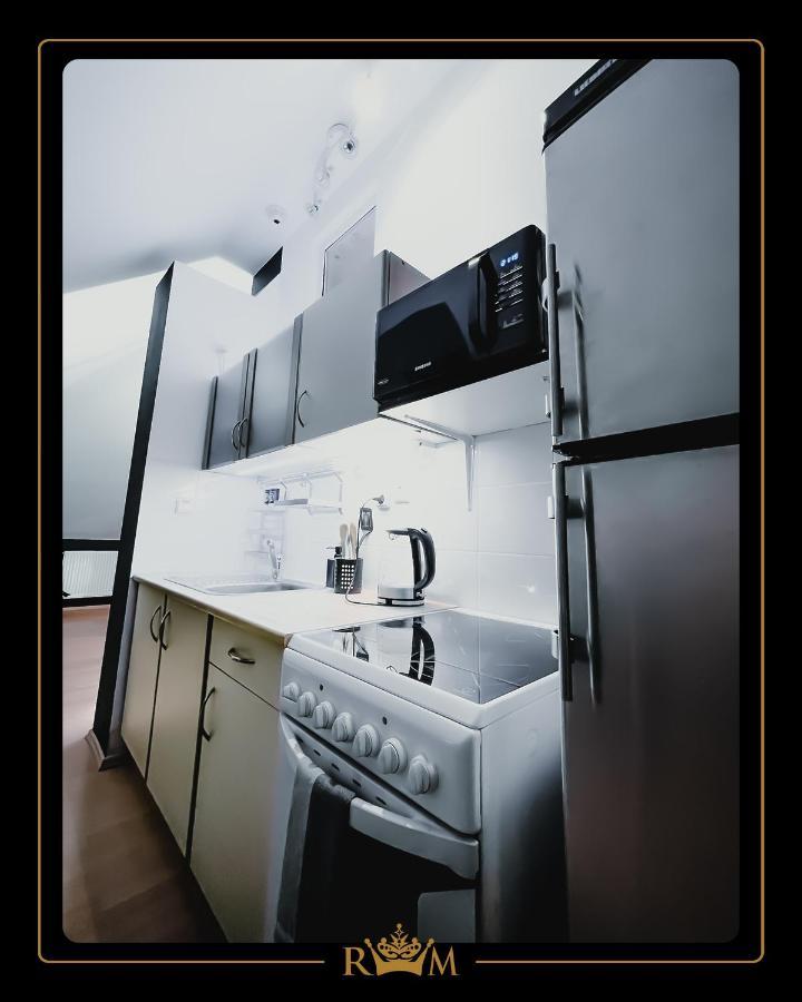 Rm Luxury Apartment In Prague • 6 People • Free Parking • Pets Bagian luar foto