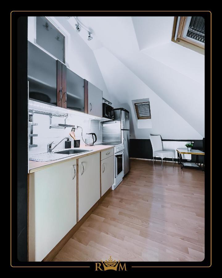 Rm Luxury Apartment In Prague • 6 People • Free Parking • Pets Bagian luar foto