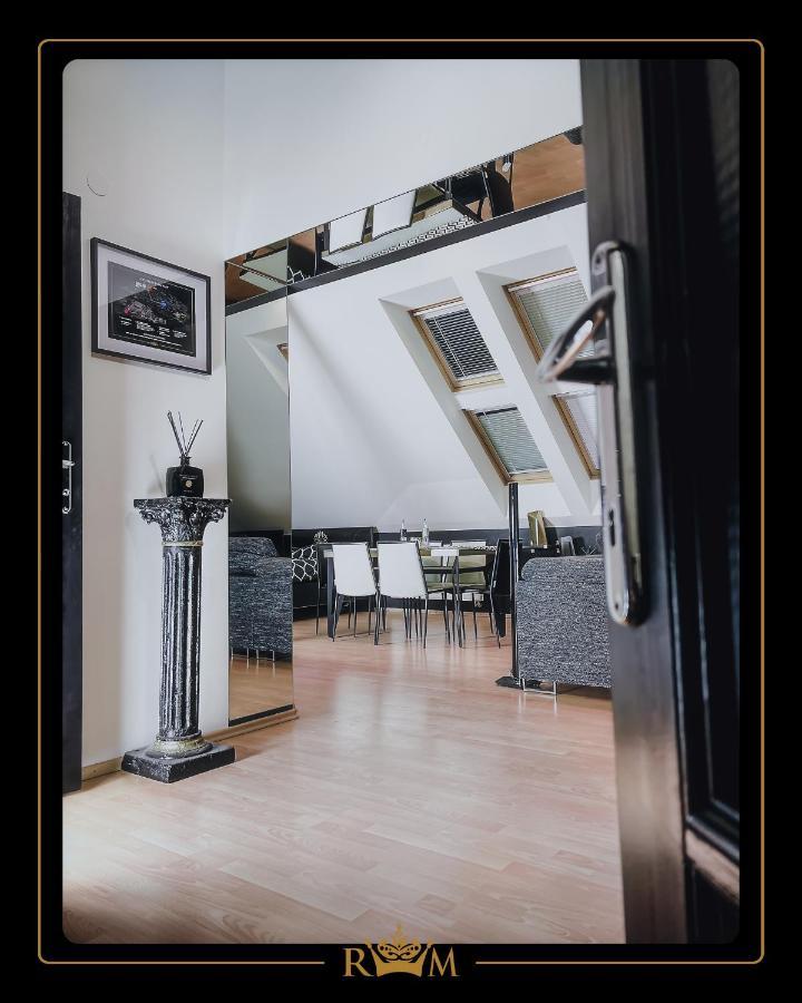 Rm Luxury Apartment In Prague • 6 People • Free Parking • Pets Bagian luar foto