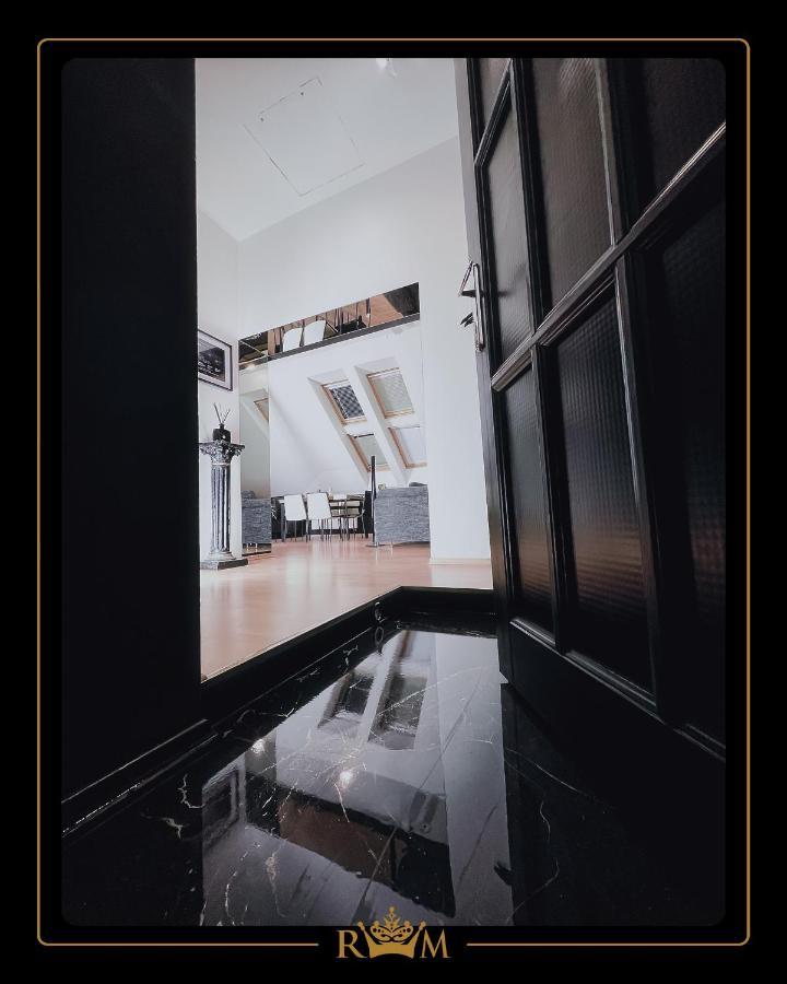 Rm Luxury Apartment In Prague • 6 People • Free Parking • Pets Bagian luar foto