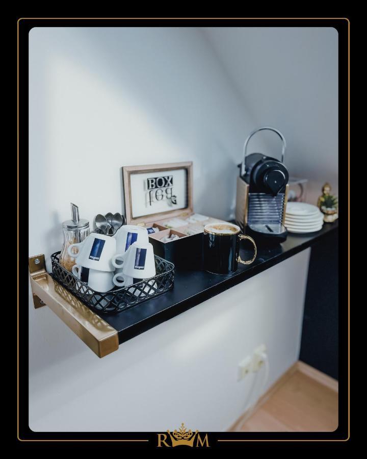 Rm Luxury Apartment In Prague • 6 People • Free Parking • Pets Bagian luar foto