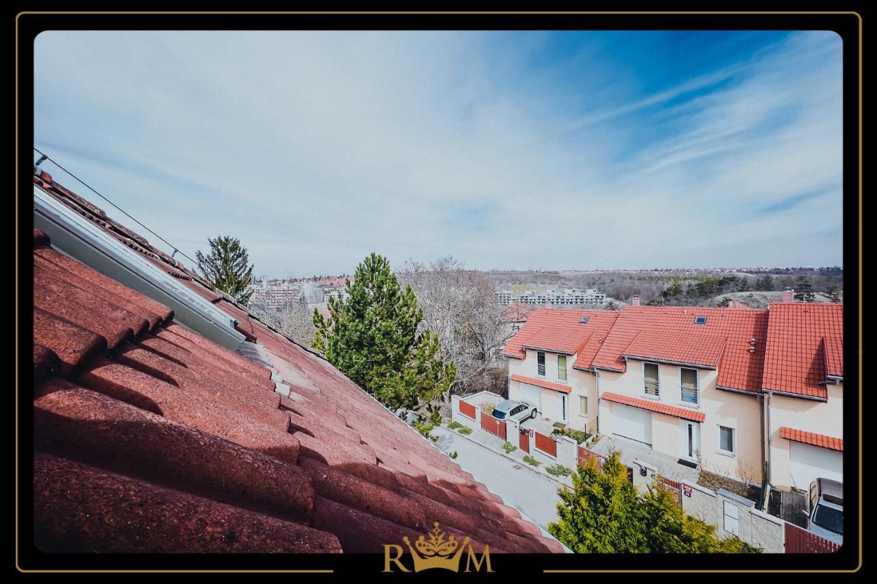 Rm Luxury Apartment In Prague • 6 People • Free Parking • Pets Bagian luar foto